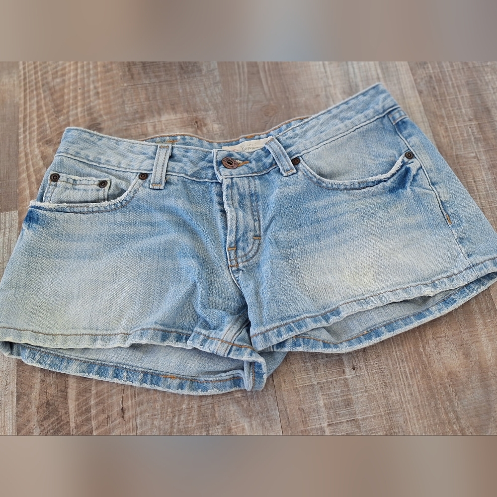 BKE Women's Shorts